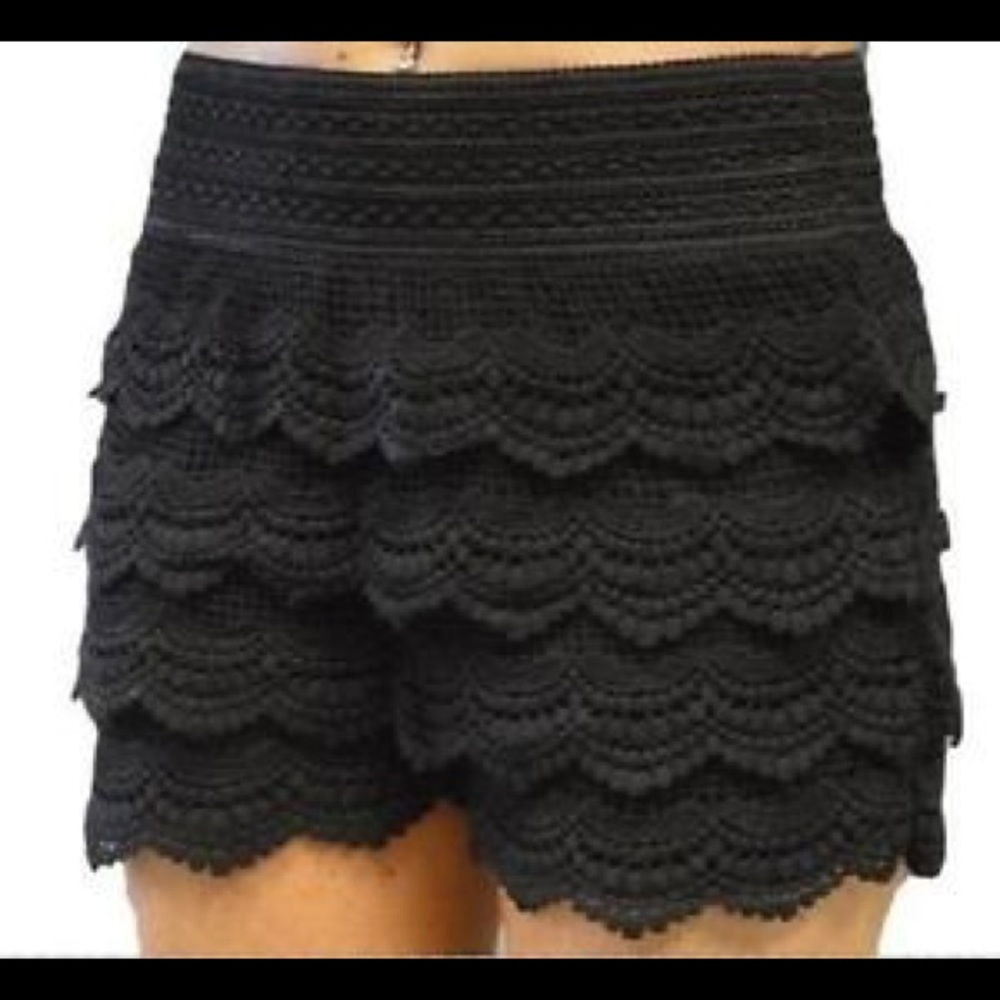 Jolt lace shorts